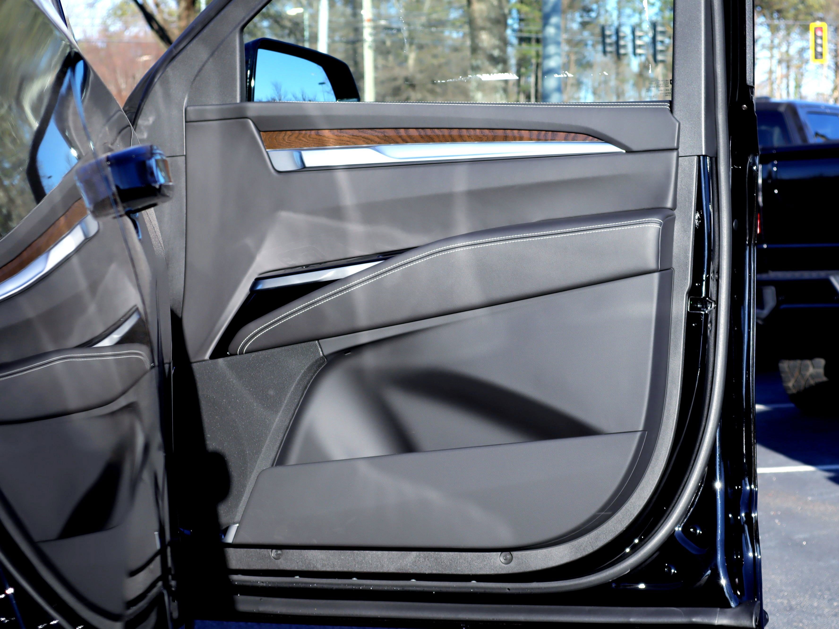 Used 2026 Cadillac Escalade Platinum Sport image 30