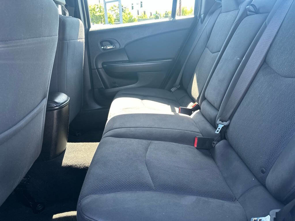Used 2013 Chrysler 200 LX FWD image 18