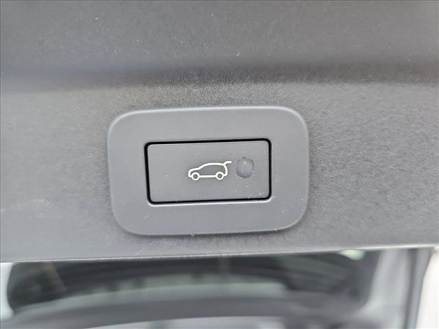 New 2026 Jaguar F-PACE R-Dynamic S image 10