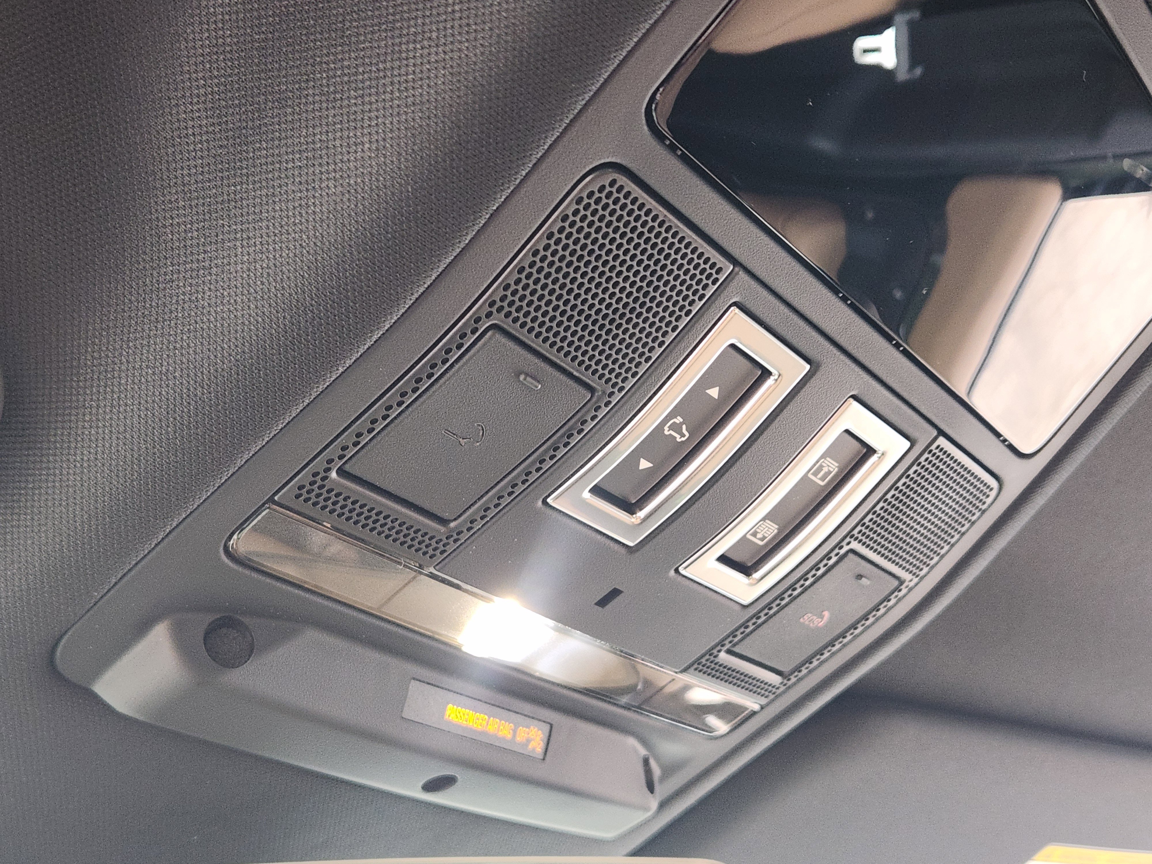 New 2026 Land Rover Defender 110 X-Dynamic SE image 28