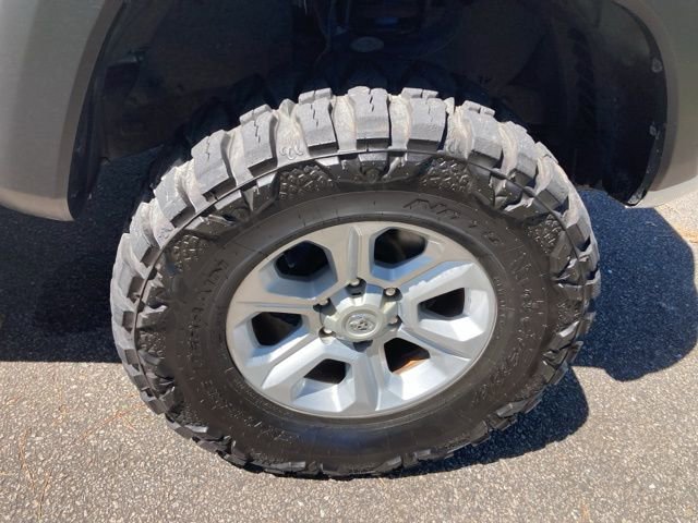 Used 2021 Toyota Tacoma TRD Off-Road image 17