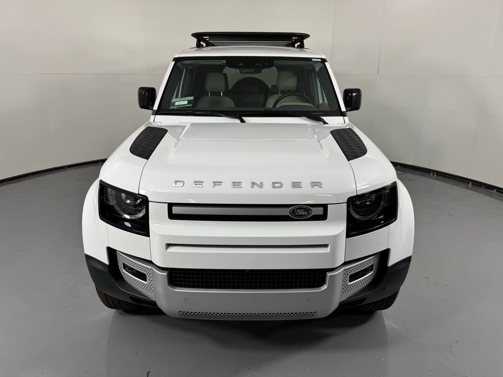 Used 2024 Land Rover Defender 130 S image 2