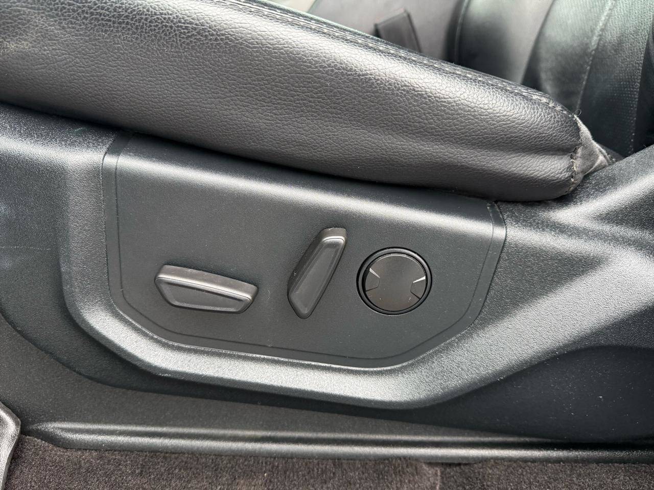 Used 2020 Ford Expedition Max XLT w/ Equipment Group 201A image 12