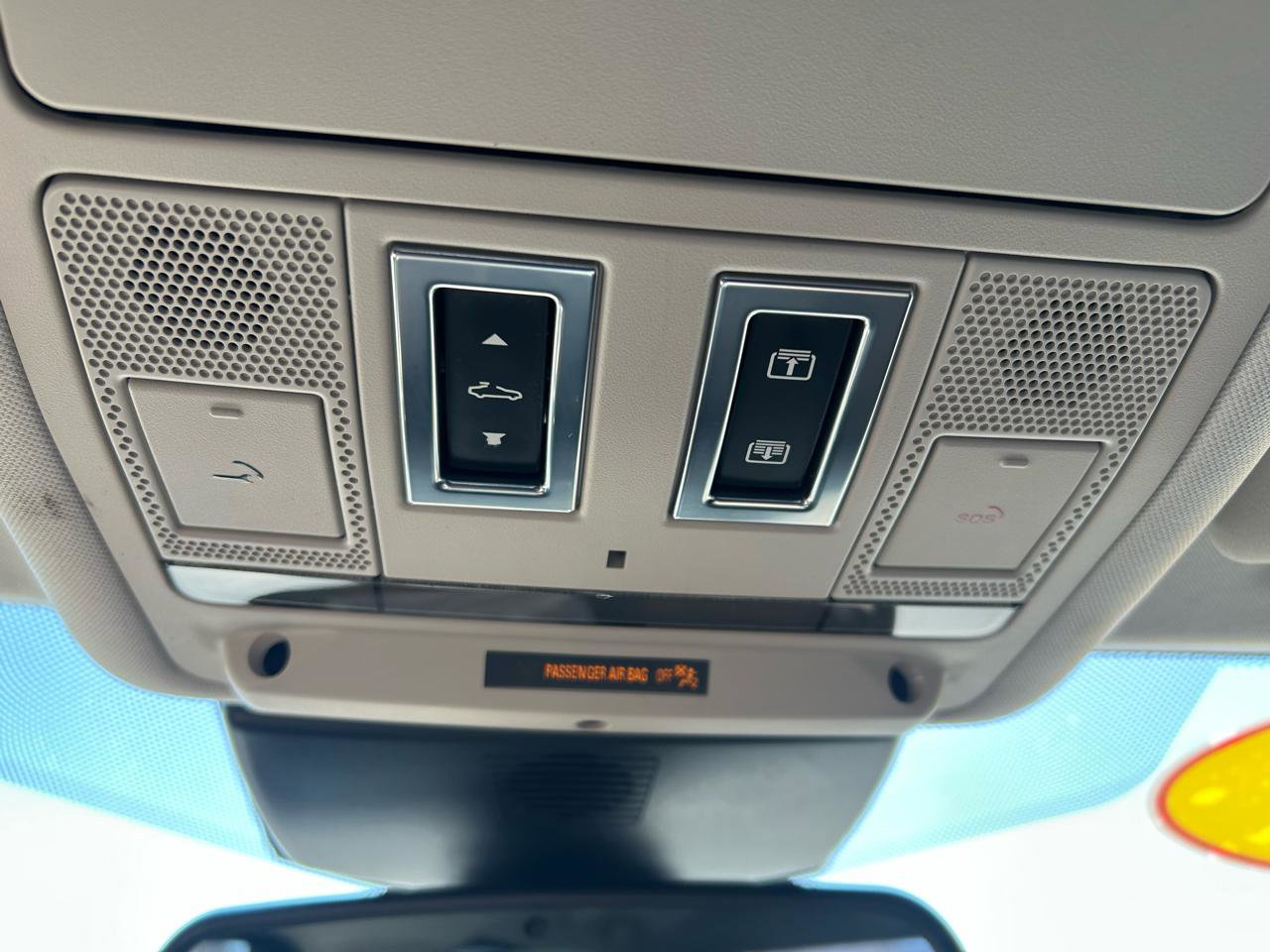 Used 2018 Jaguar XE image 32