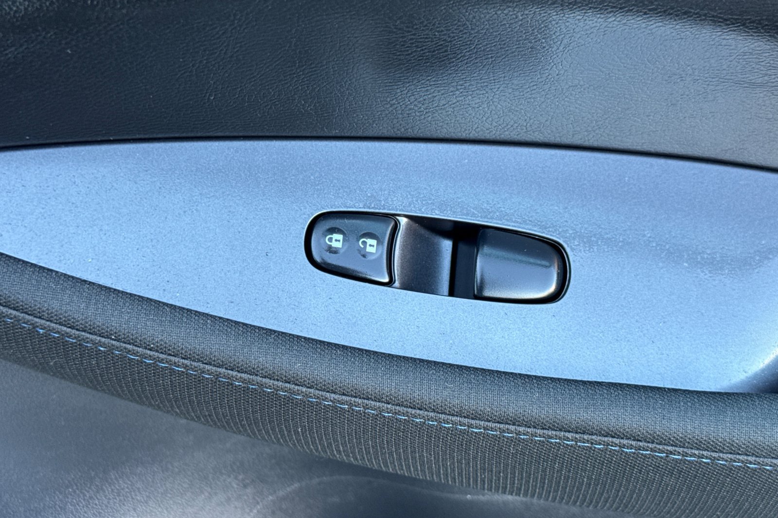Certified 2025 Nissan Leaf S FWD image 23