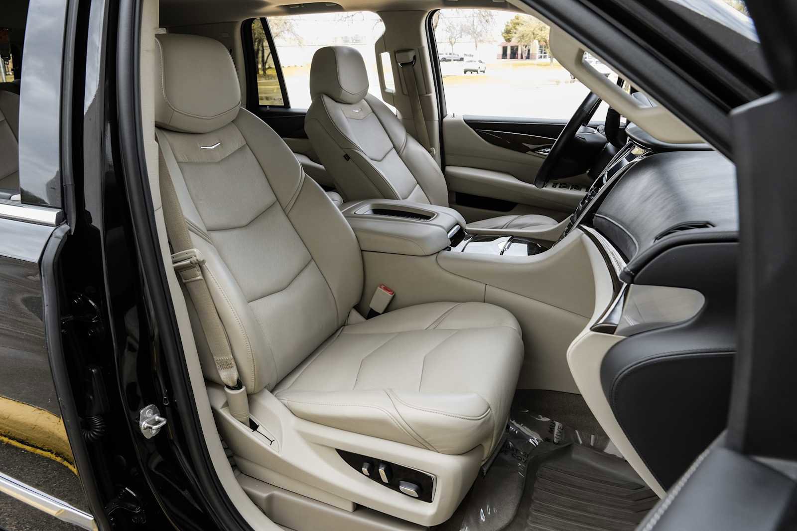 Used 2019 Cadillac Escalade Luxury image 37