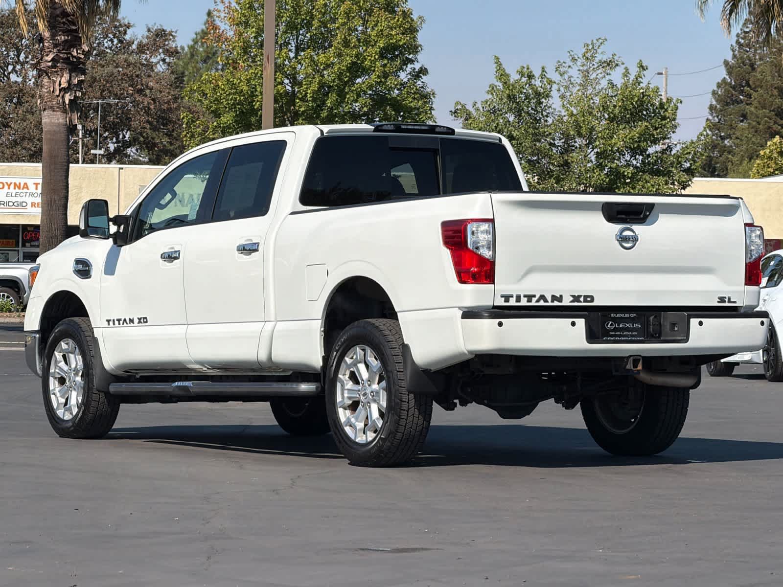 Used 2017 Nissan Titan SL RWD image 7