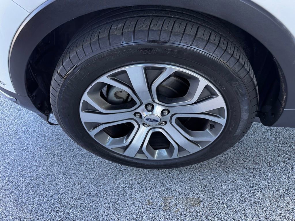 Used 2019 Ford Explorer Platinum image 10