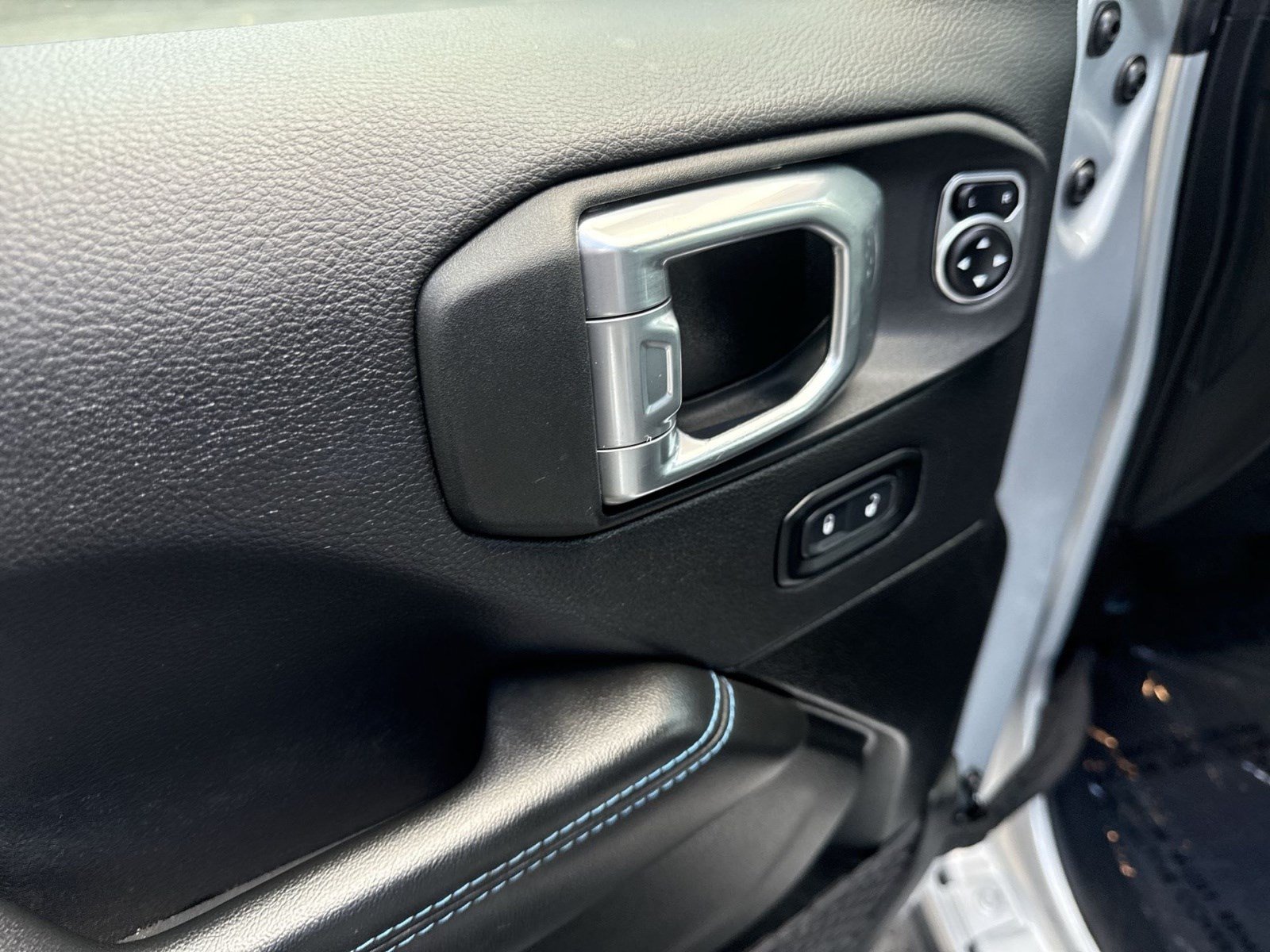 Used 2024 Jeep Wrangler High Altitude AWD/4WD image 15