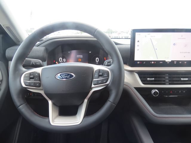 Used 2025 Ford Explorer Active RWD image 17