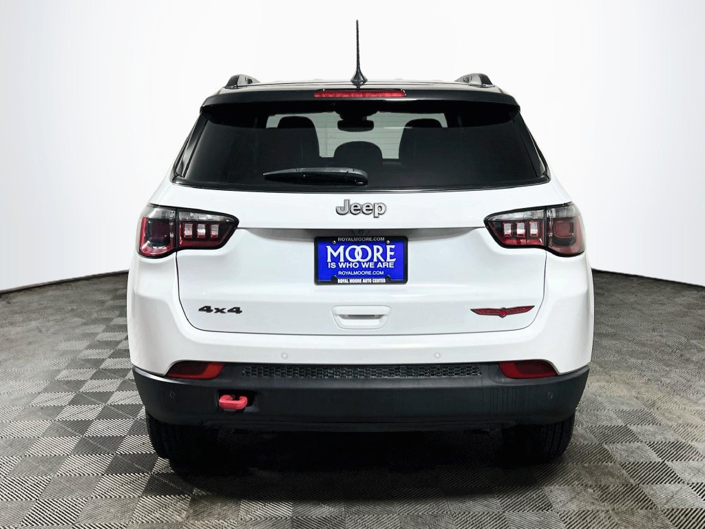 Used 2024 Jeep Compass Trailhawk AWD/4WD image 6