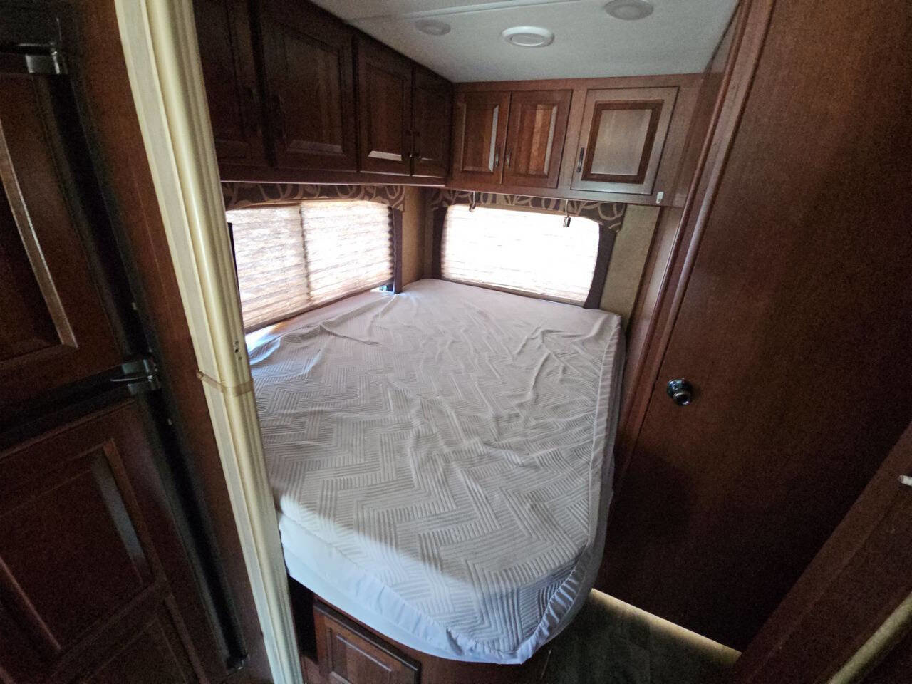 Used 2014 Mercedes-Benz Sprinter 3500 w/ Swivel Seat Package image 13