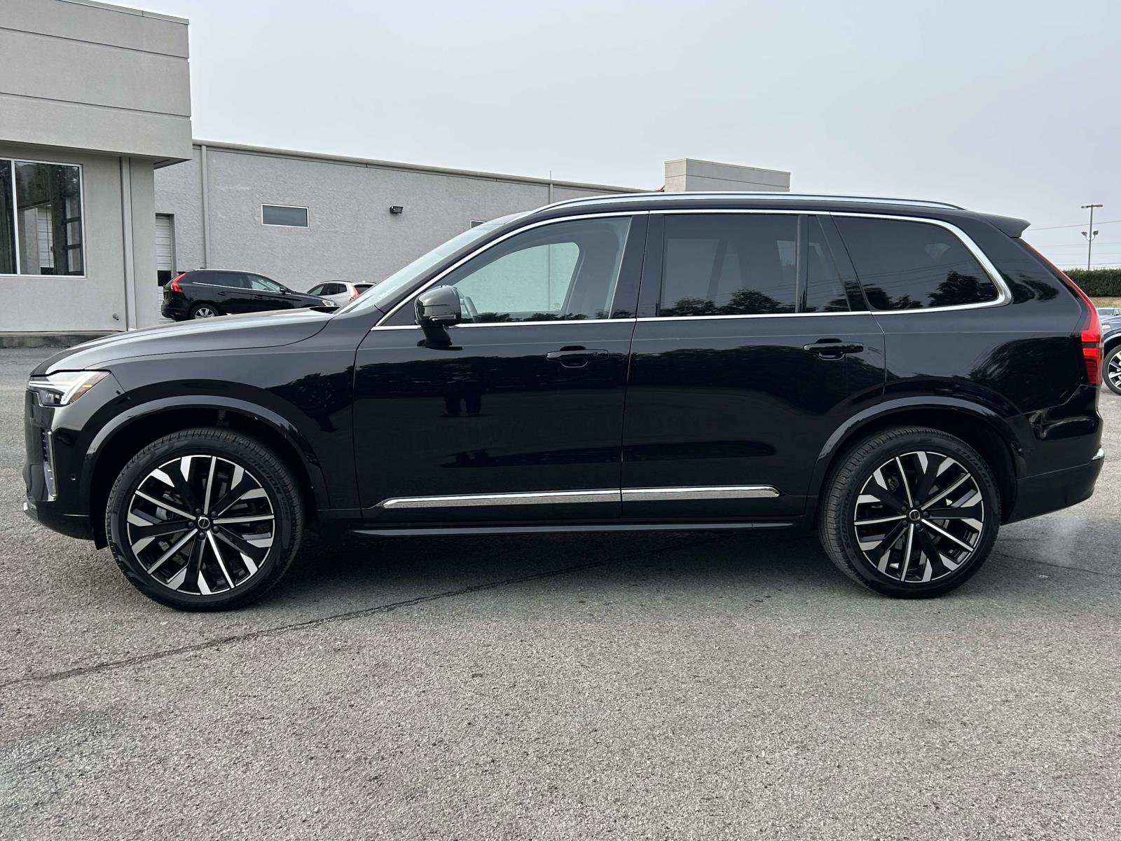 Certified 2025 Volvo XC90 B5 Plus image 6