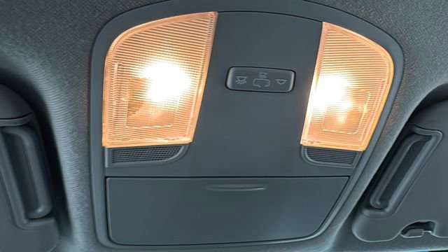 Used 2020 Hyundai Elantra GT image 30