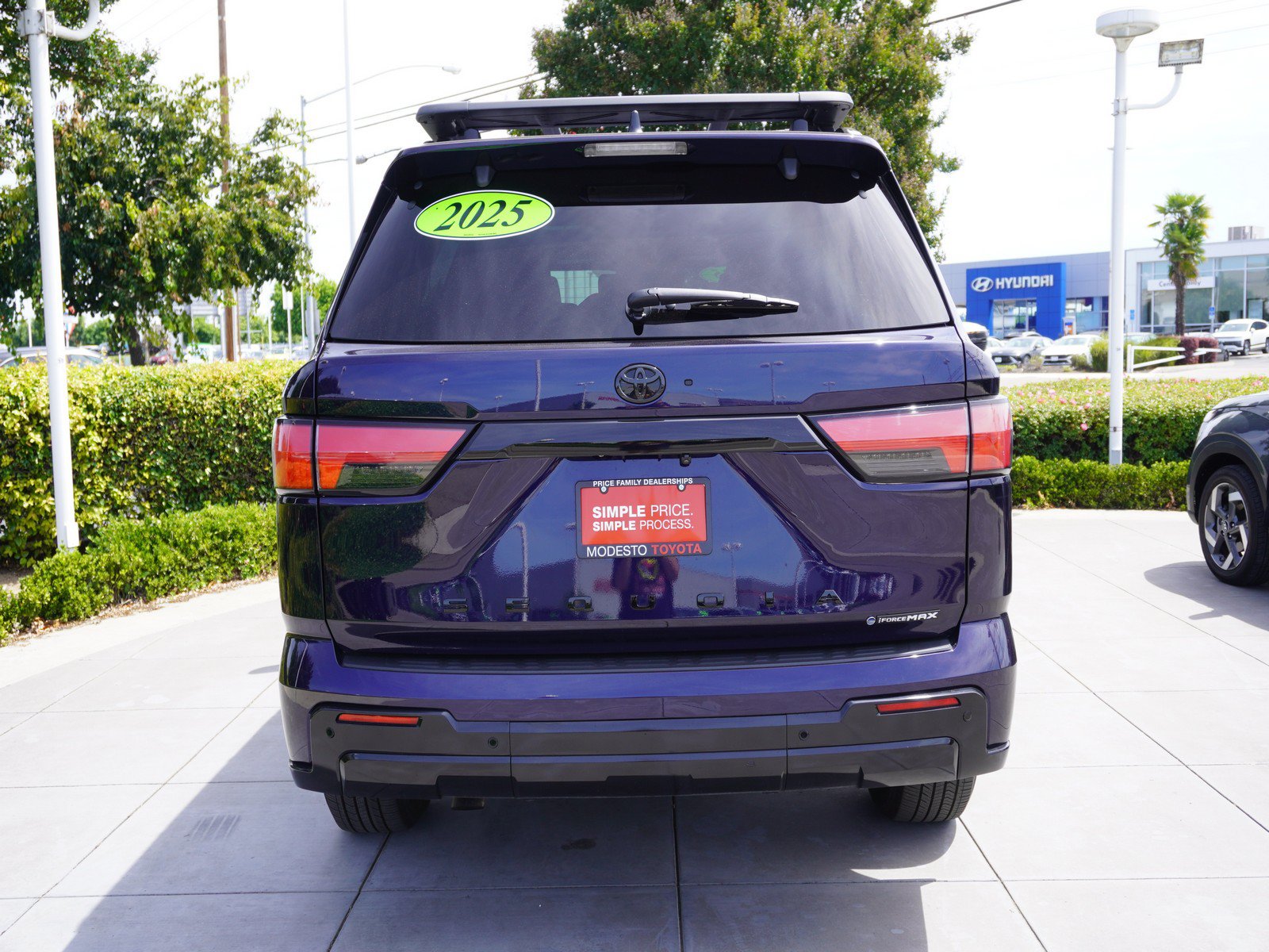 Used 2025 Toyota Sequoia Platinum AWD/4WD image 12
