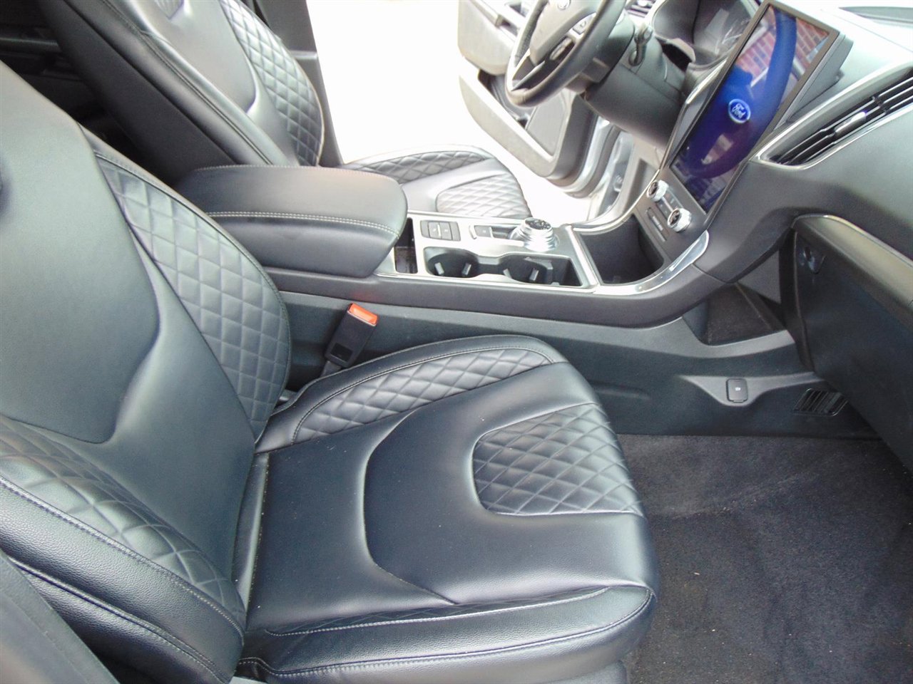 Used 2024 Ford Edge Titanium image 22