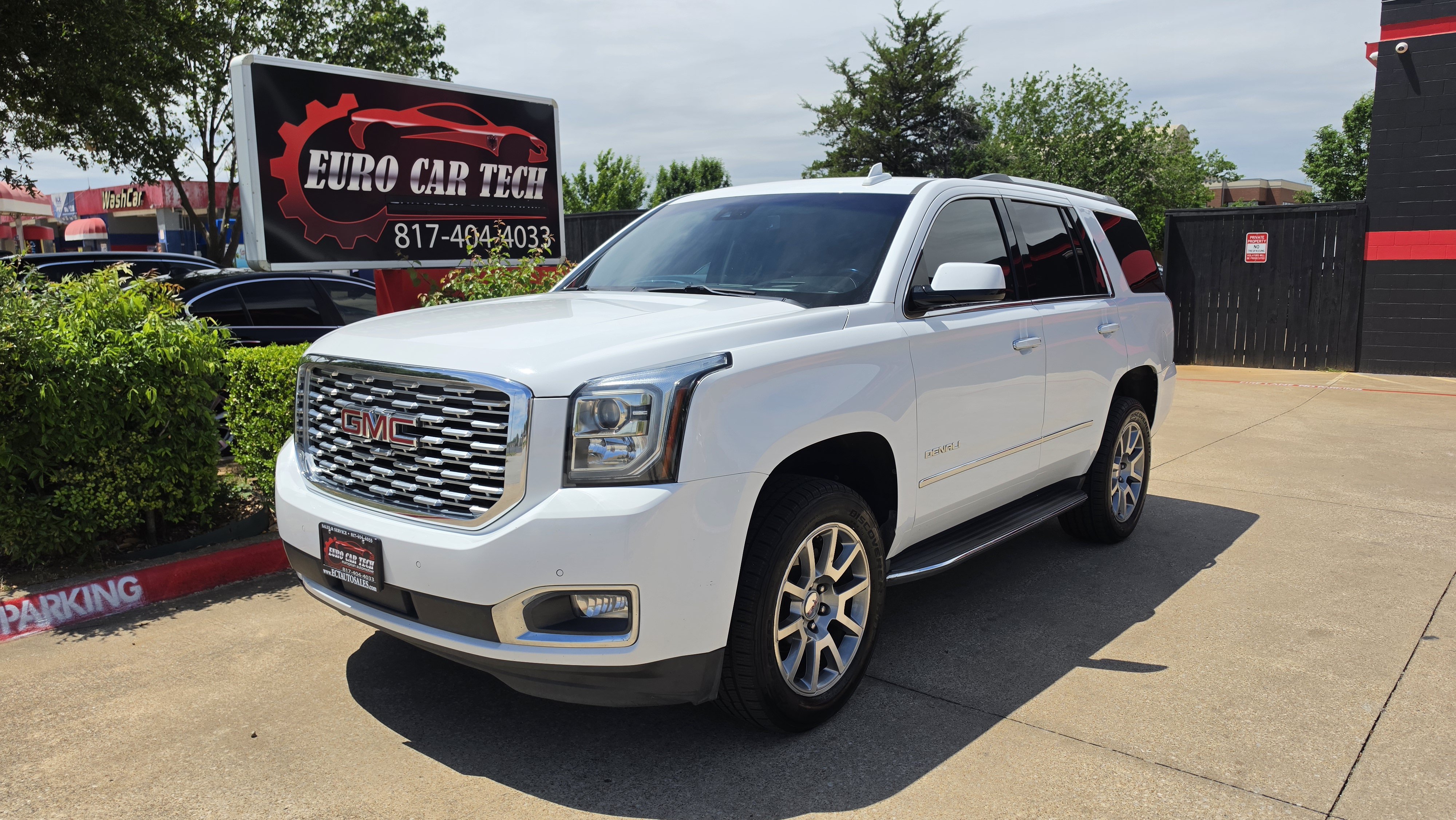 Used 2018 GMC Yukon Denali RWD image 1
