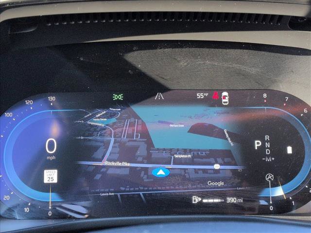 Used 2023 Volvo XC40 B4 Plus w/ Driver Assist Package image 11