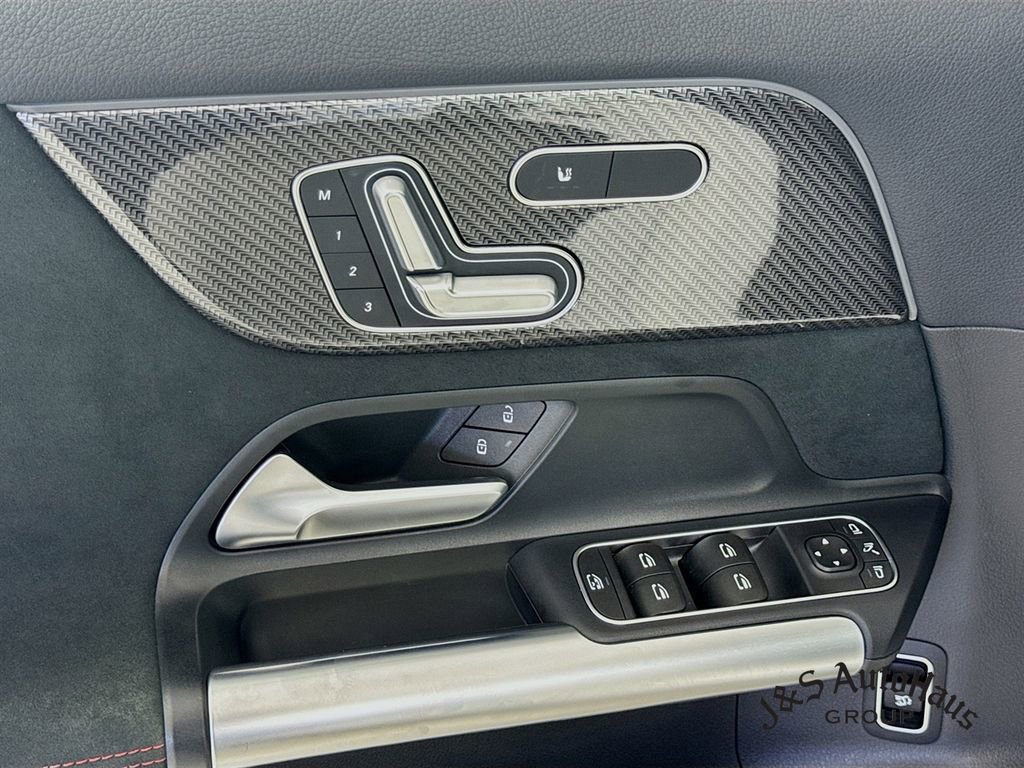 Used 2025 Mercedes-Benz GLA 35 AMG 4MATIC image 22