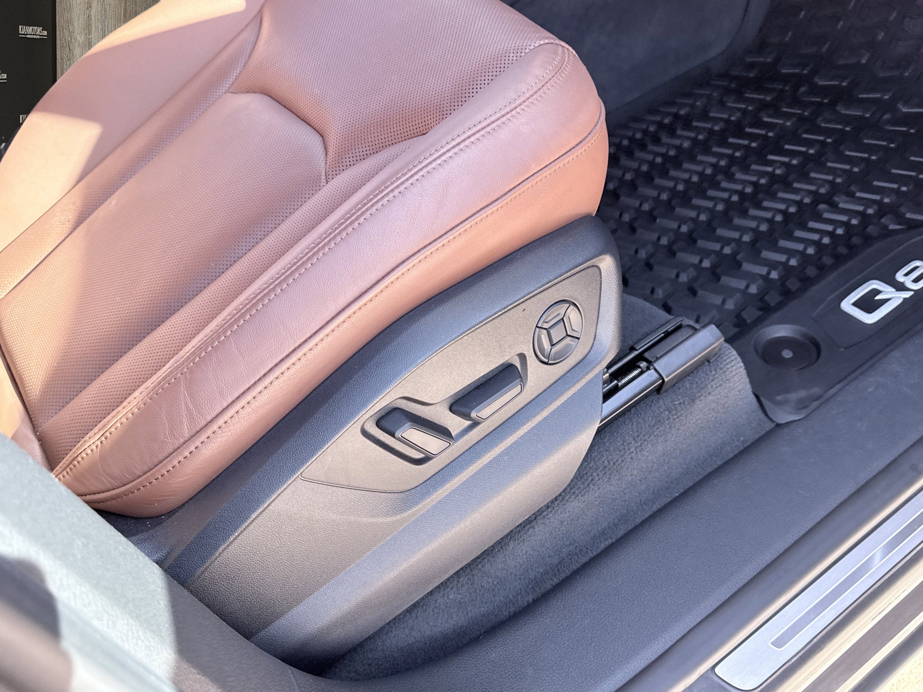 Used 2019 Audi Q8 Premium Plus w/ Premium Plus image 50