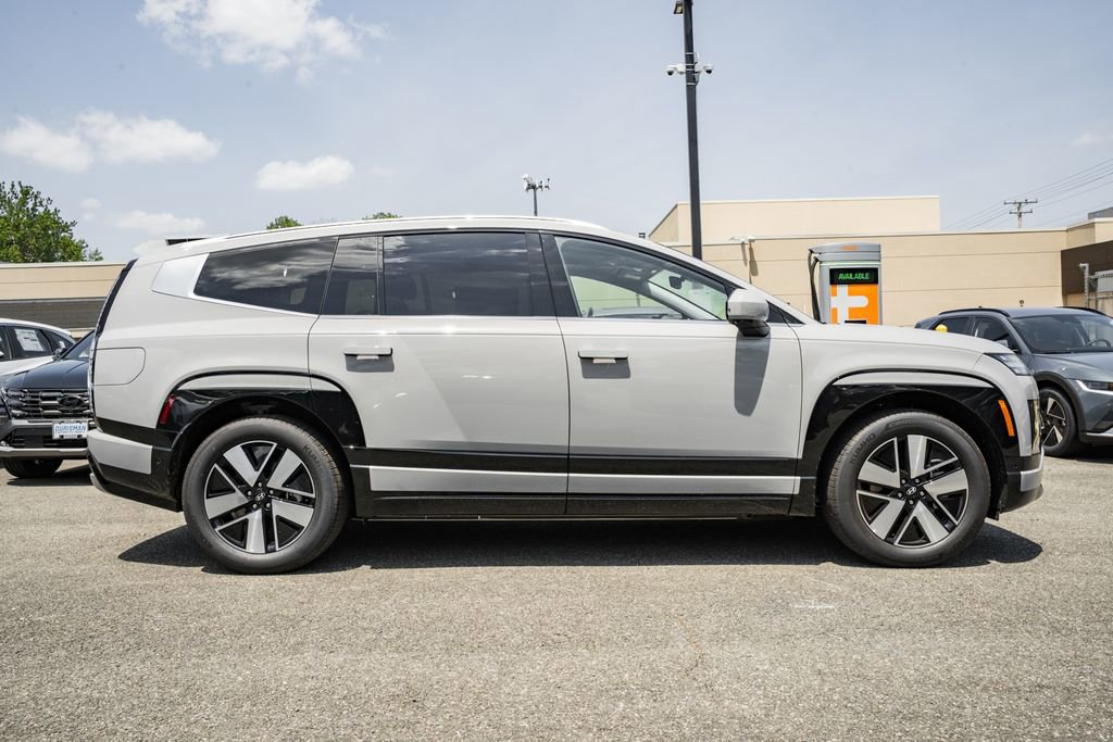 New 2026 Hyundai Ioniq 9 SEL image 3