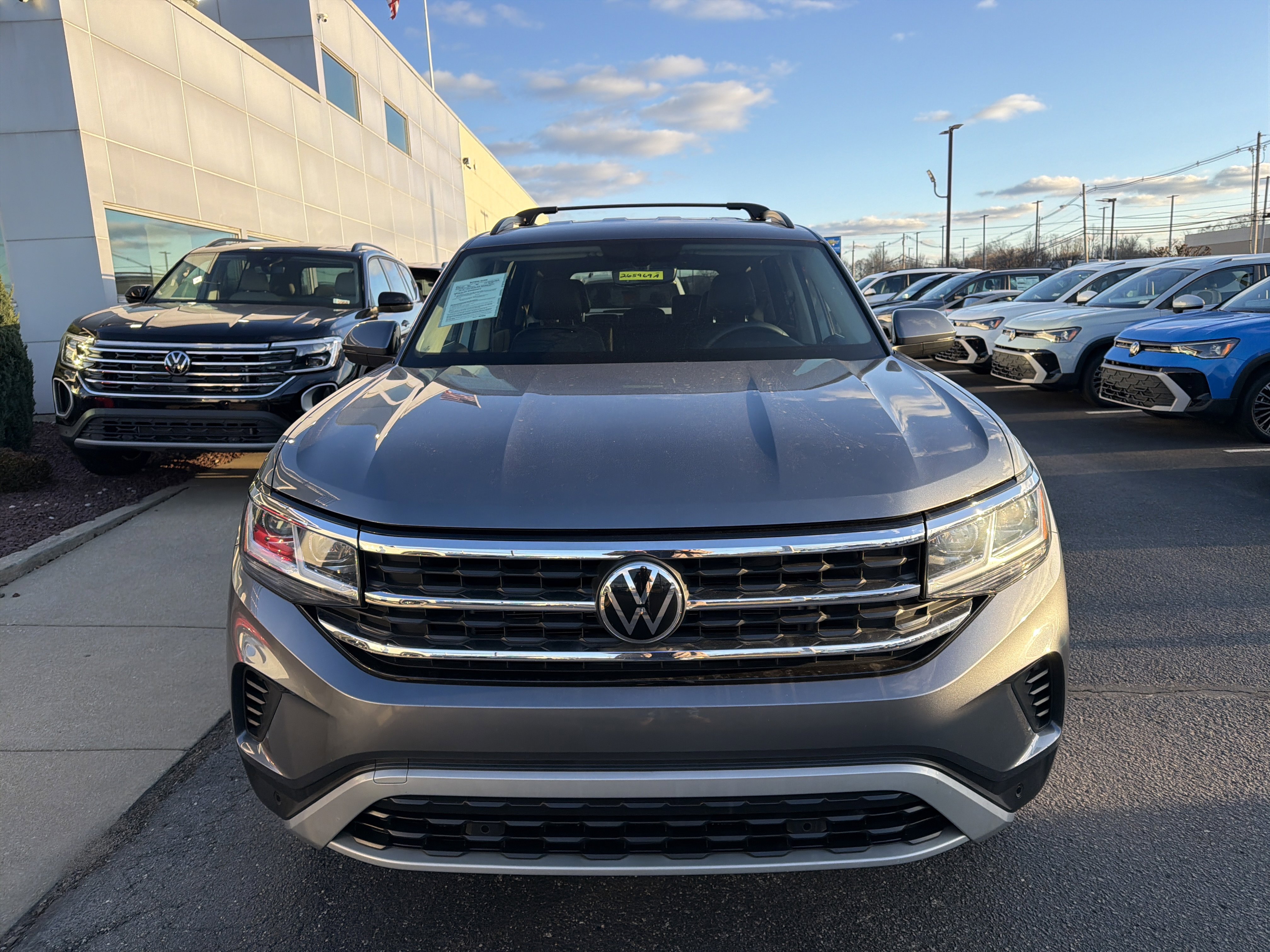 Used 2021 Volkswagen Atlas SE image 3