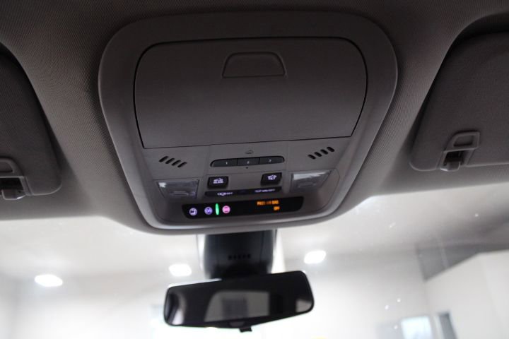 Used 2020 Buick Enclave Avenir w/ Avenir Technology Package image 43