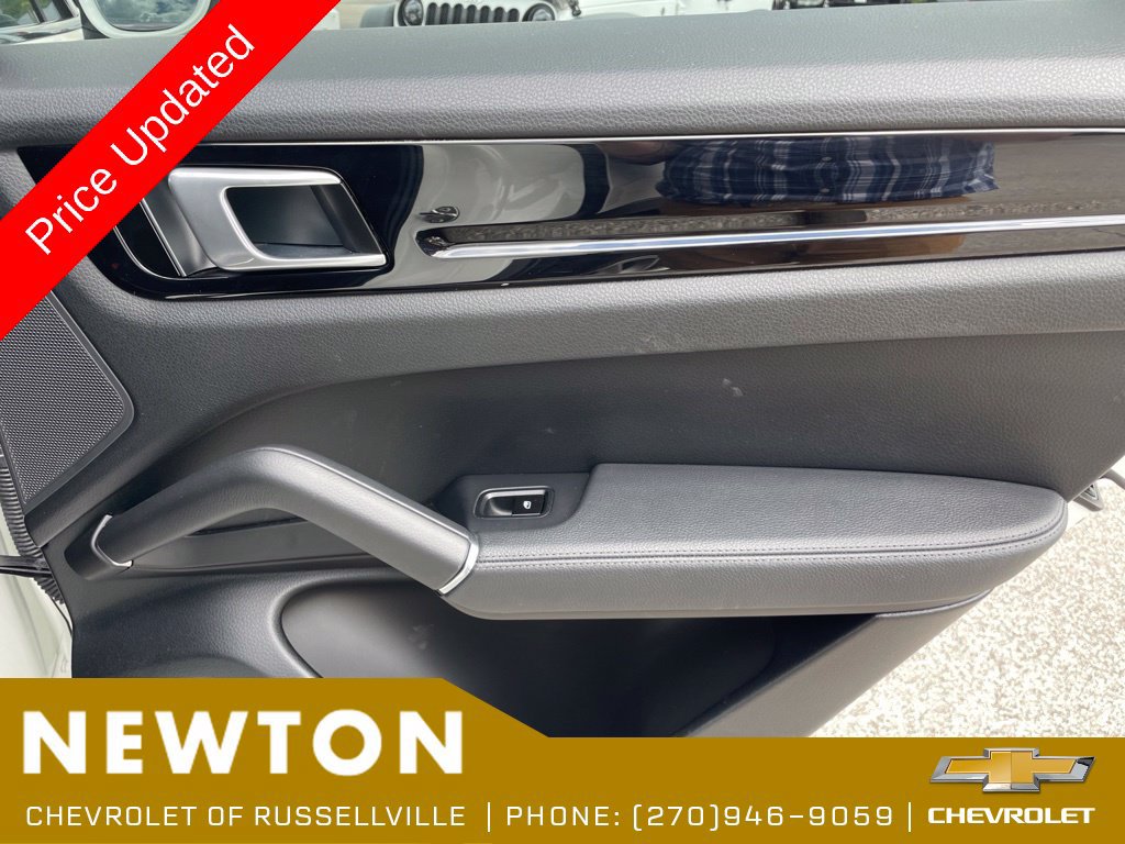 Used 2019 Porsche Cayenne AWD/4WD image 29