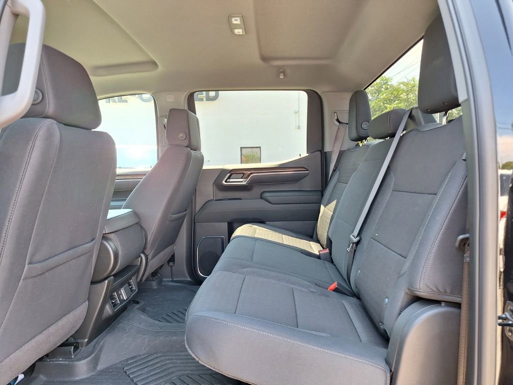 Used 2025 Chevrolet Silverado 1500 LT image 10