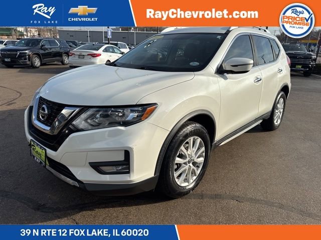 Used 2017 Nissan Rogue SV image 1