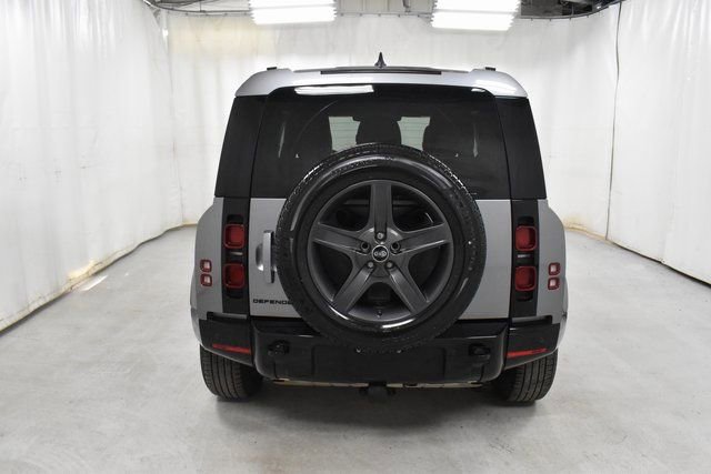 Used 2024 Land Rover Defender 90 X-Dynamic SE image 6