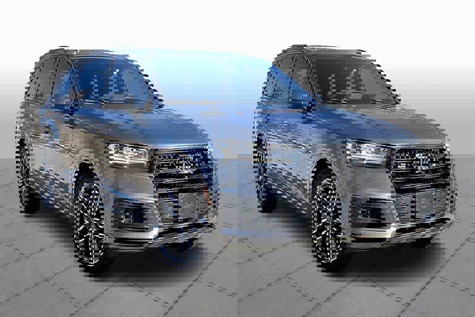 Used 2017 Audi Q7 3.0T Prestige image 2