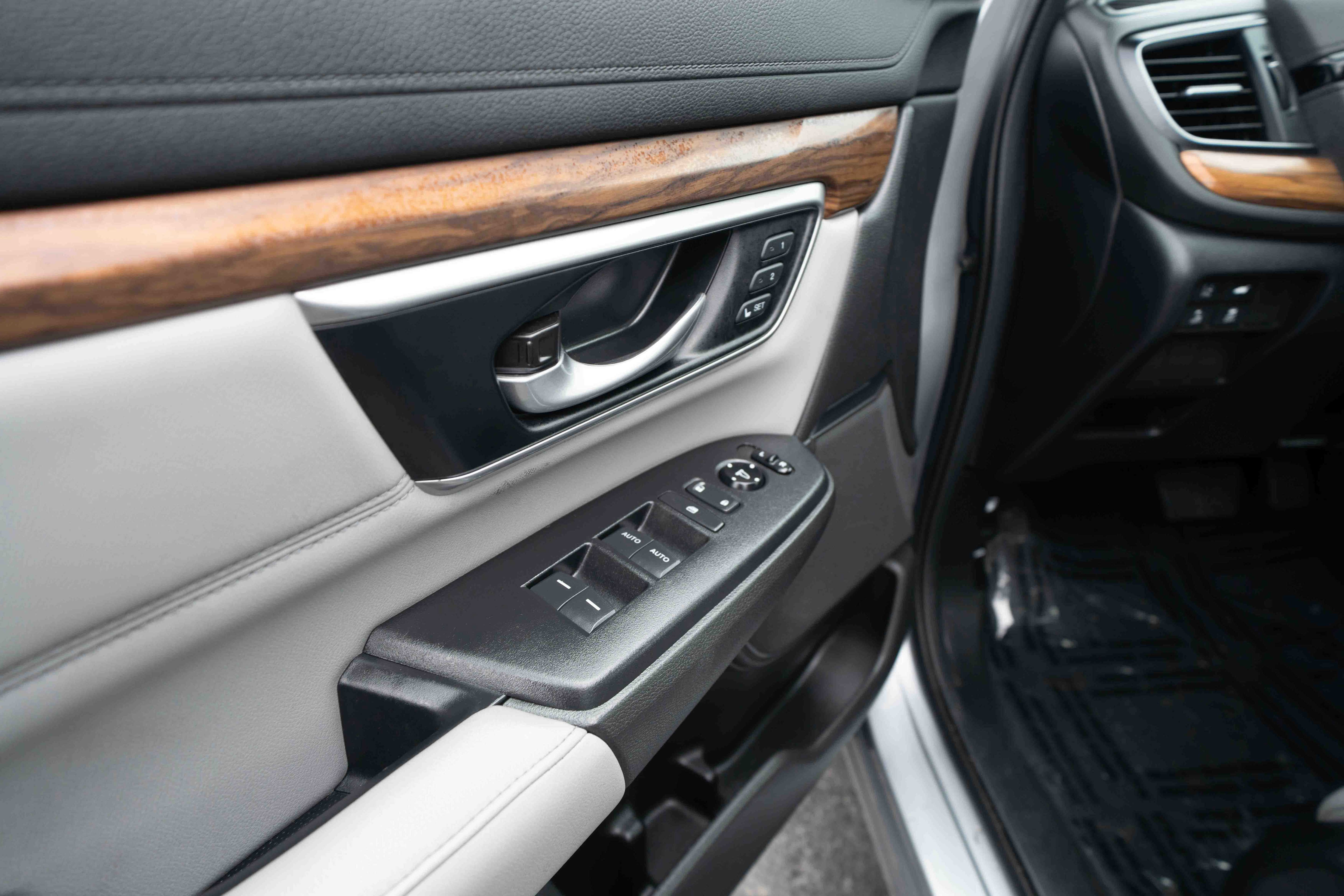 Used 2021 Honda CR-V EX-L image 7