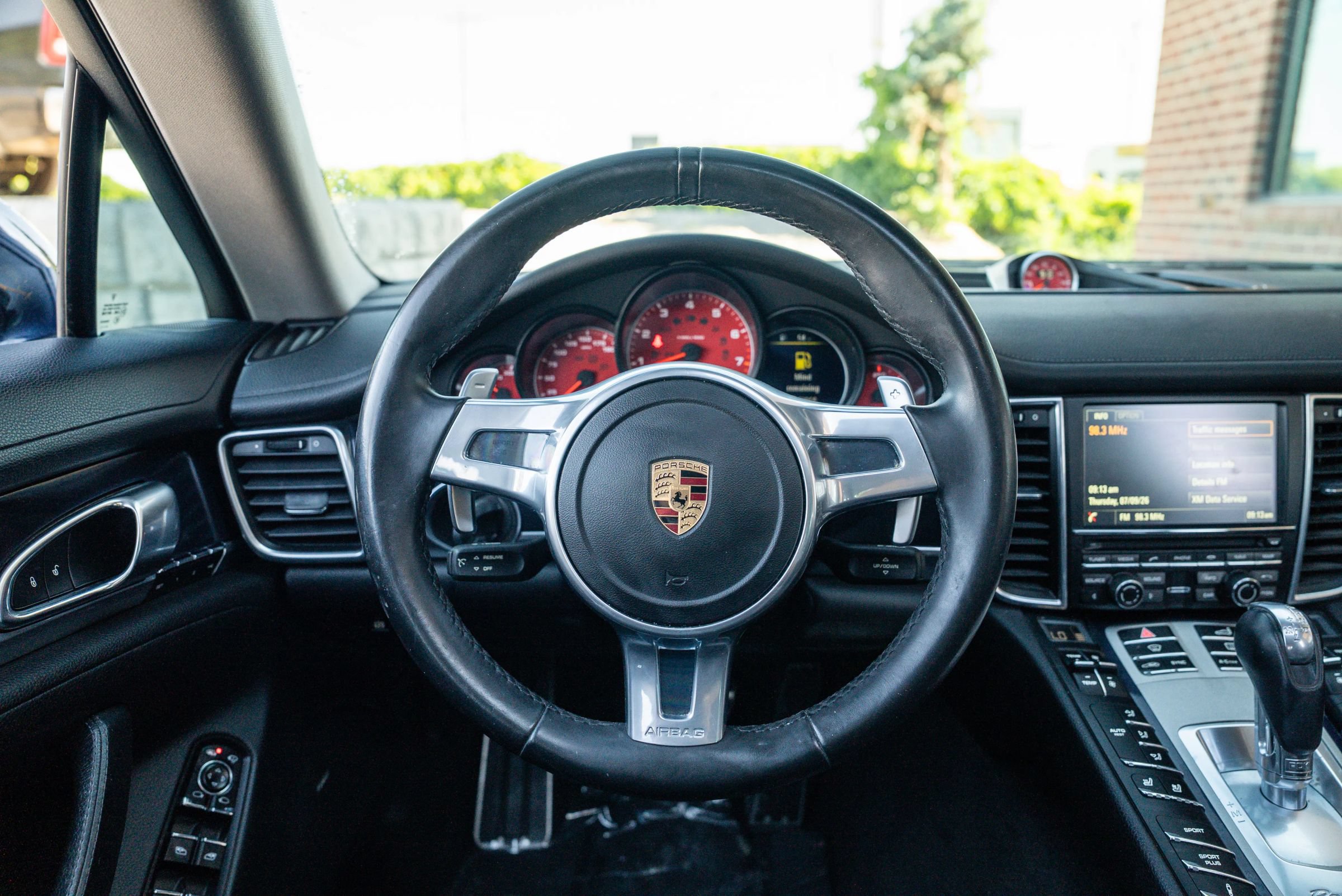 Used 2016 Porsche Panamera RWD image 13