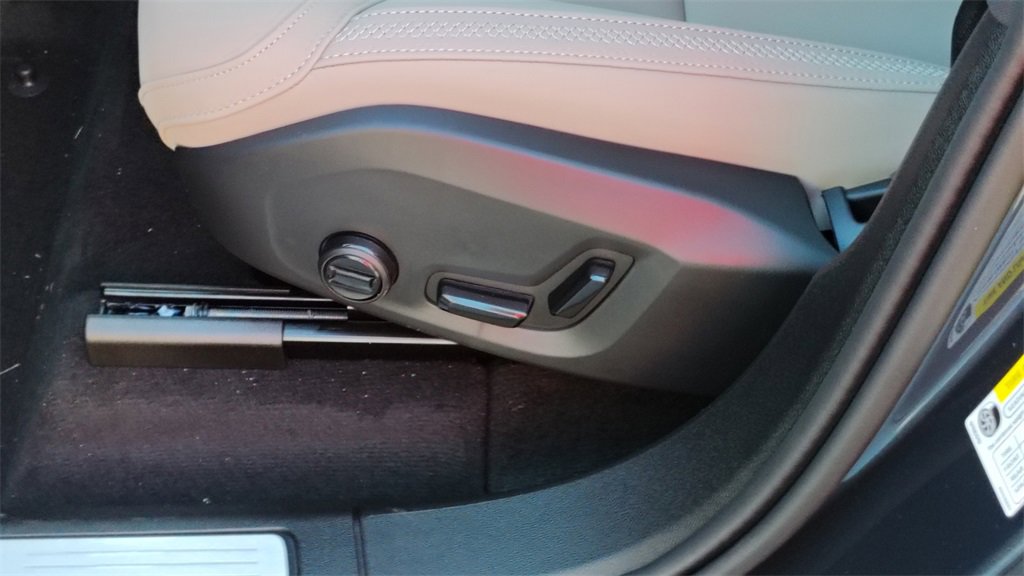 New 2026 Volvo XC60 B5 Plus w/ Climate Package image 11