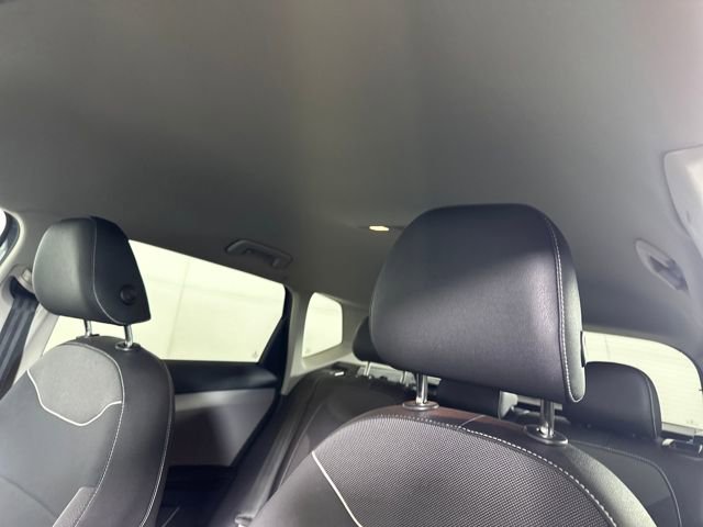 Used 2024 Volkswagen Taos SE image 12