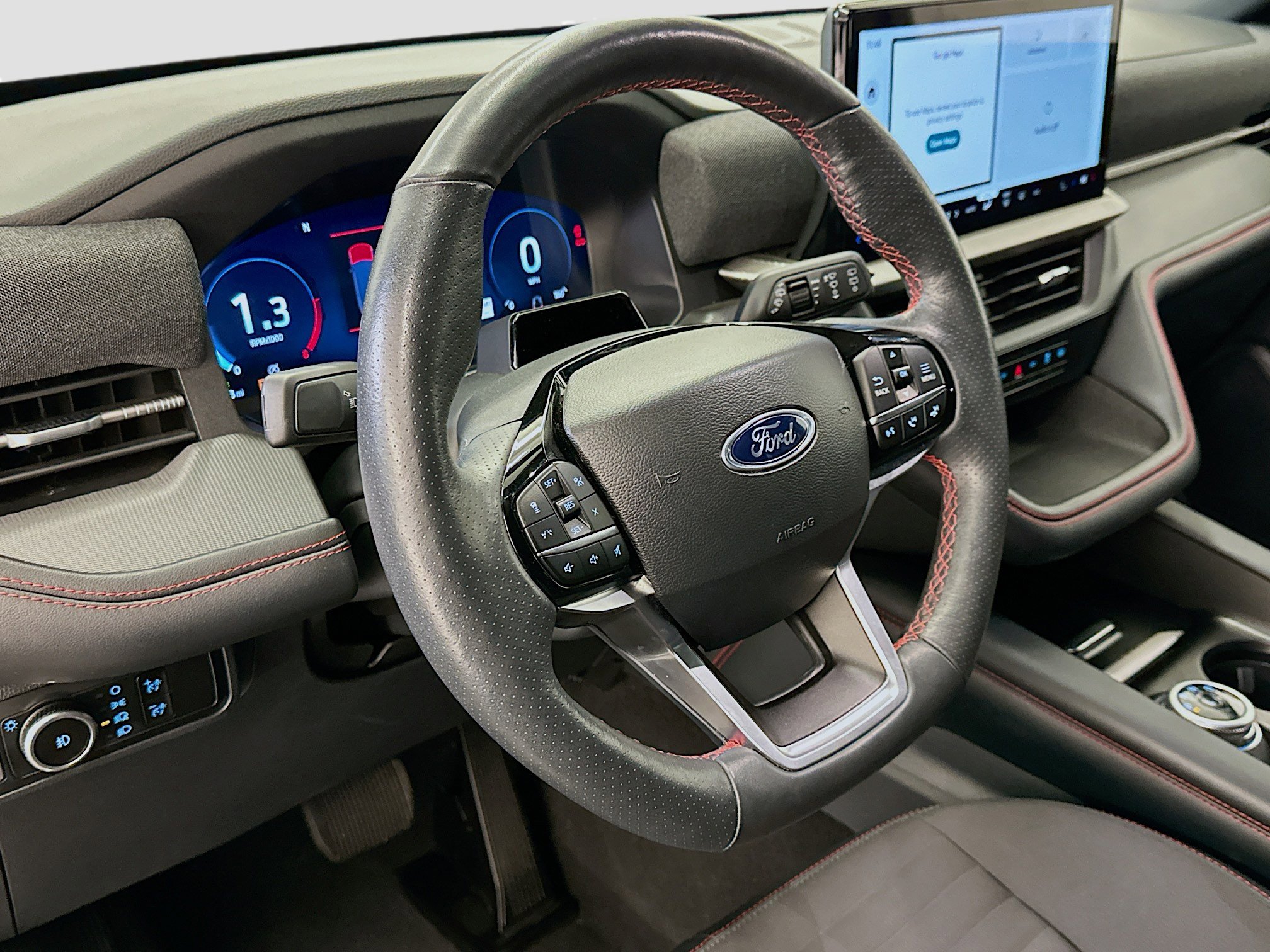 Used 2025 Ford Explorer ST-Line image 18
