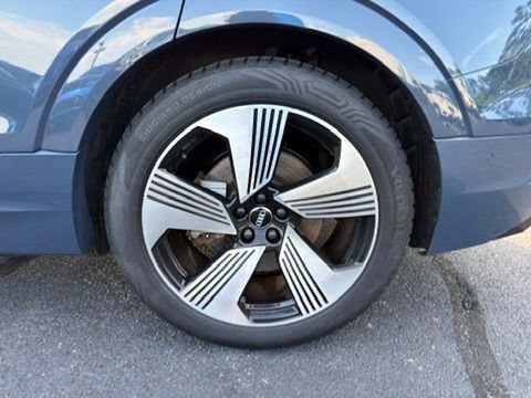Used 2021 Audi e-tron Prestige w/ Prestige Package AWD/4WD image 38
