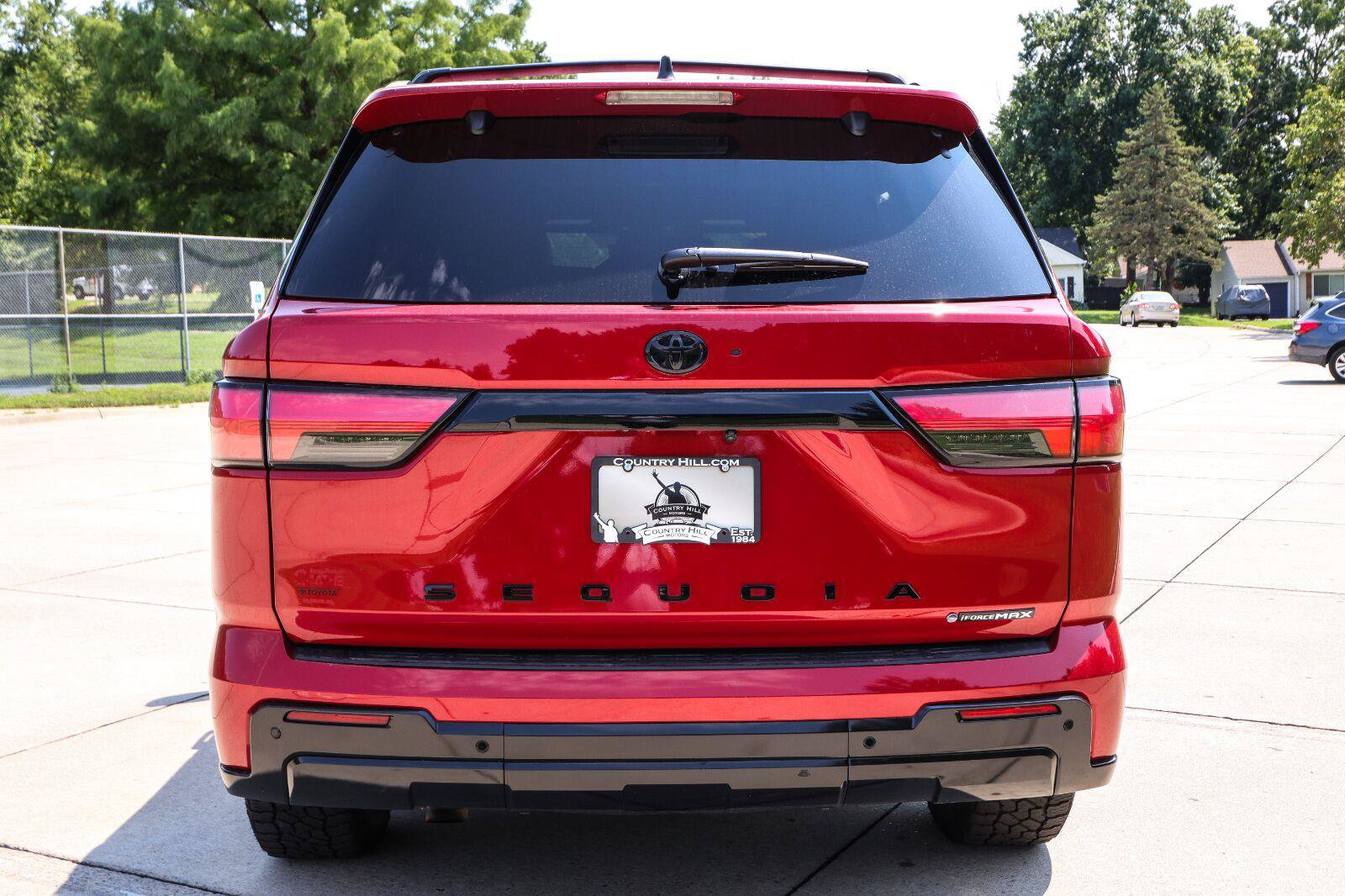 Used 2025 Toyota Sequoia Platinum AWD/4WD image 29