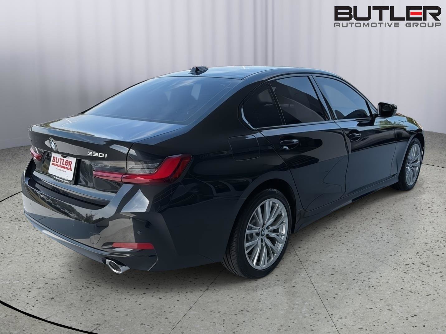 Certified 2023 BMW 330i xDrive Sedan w/ Premium Package AWD/4WD image 6