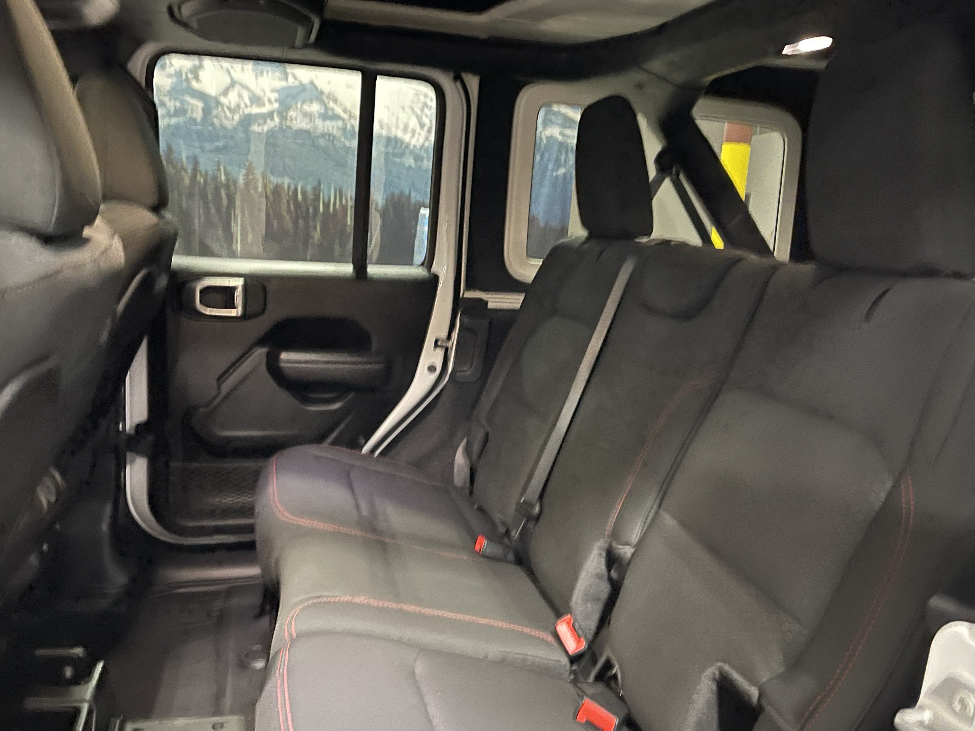 Used 2021 Jeep Wrangler Unlimited Rubicon AWD/4WD image 15