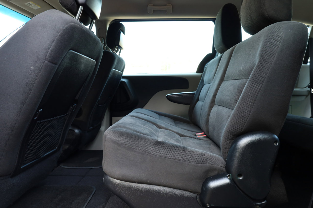 Used 2016 Dodge Grand Caravan American Value Package image 31