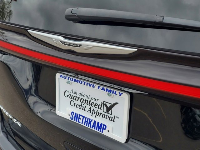 Certified 2024 Chrysler Pacifica Touring-L image 31