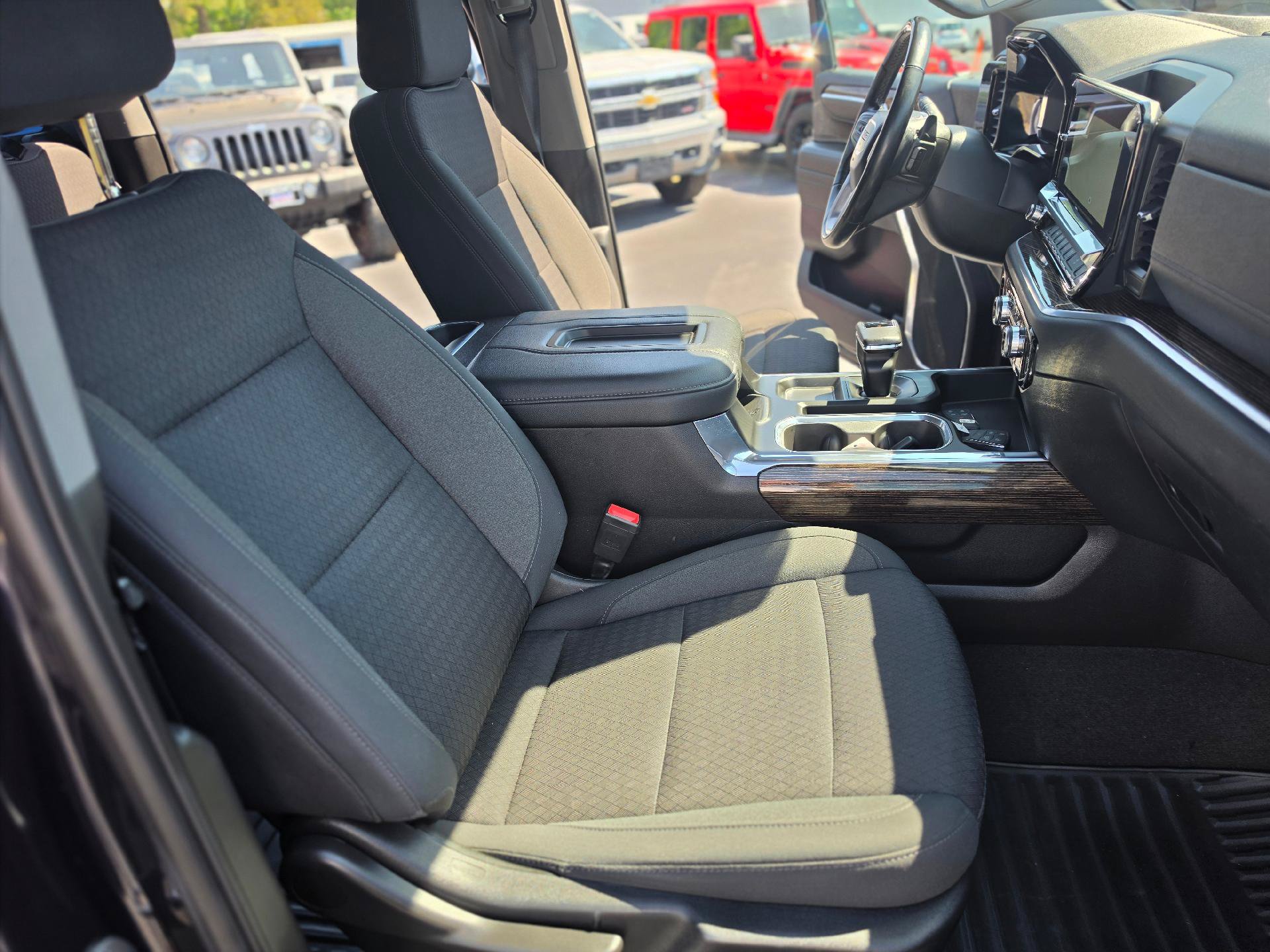 Used 2022 GMC Sierra 1500 Elevation w/ X31 Off-Road Package AWD/4WD image 11