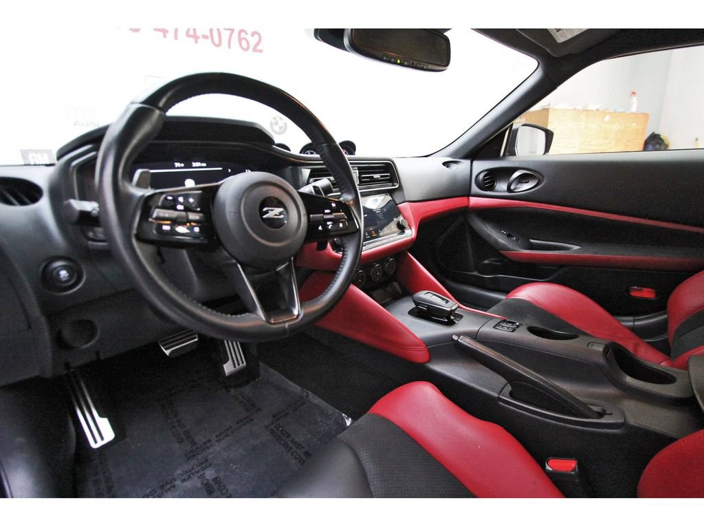 Used 2025 Nissan Z Performance w/ Floor Mat Package RWD image 7