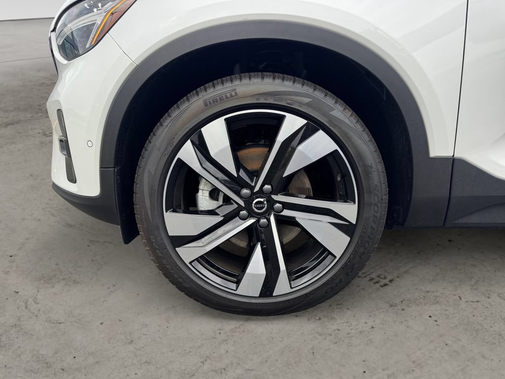 Used 2026 Volvo XC40 B5 Plus w/ Protection Package Premier AWD/4WD image 8