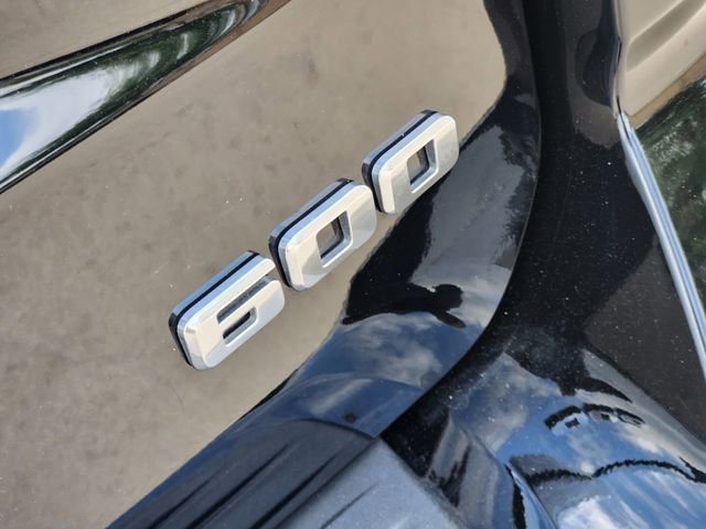 Used 2025 Cadillac Escalade ESV Premium Luxury w/ LPO, Floor Liner Package AWD/4WD image 9