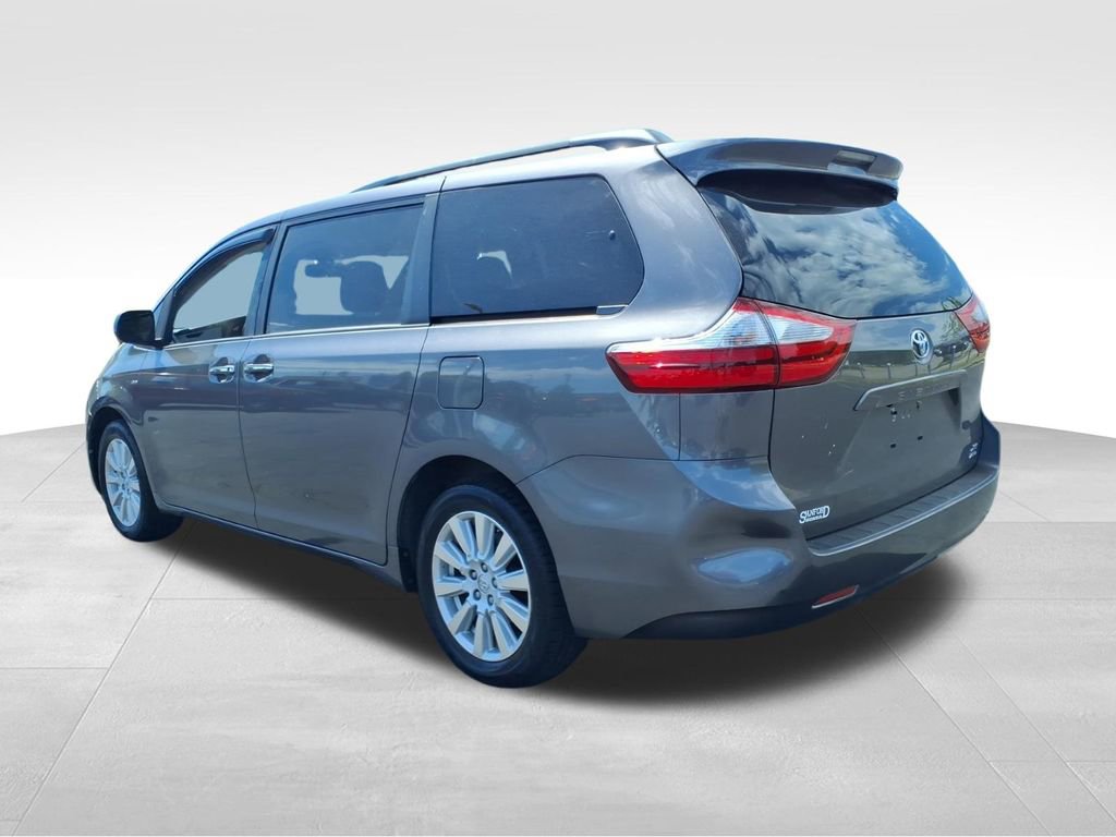 Used 2017 Toyota Sienna XLE AWD/4WD image 24