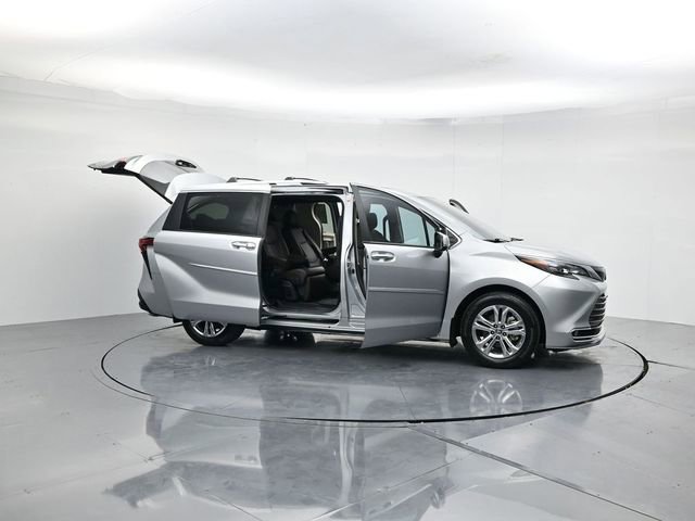 Used 2024 Toyota Sienna Platinum image 52