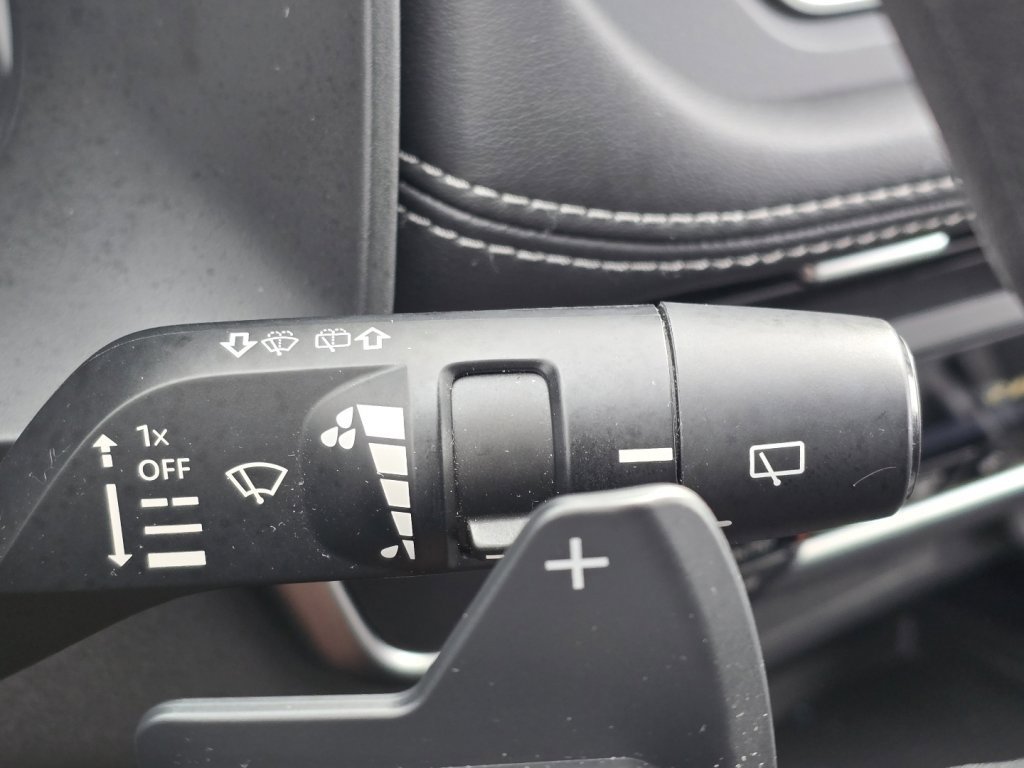 Used 2023 Nissan Rogue SV image 28